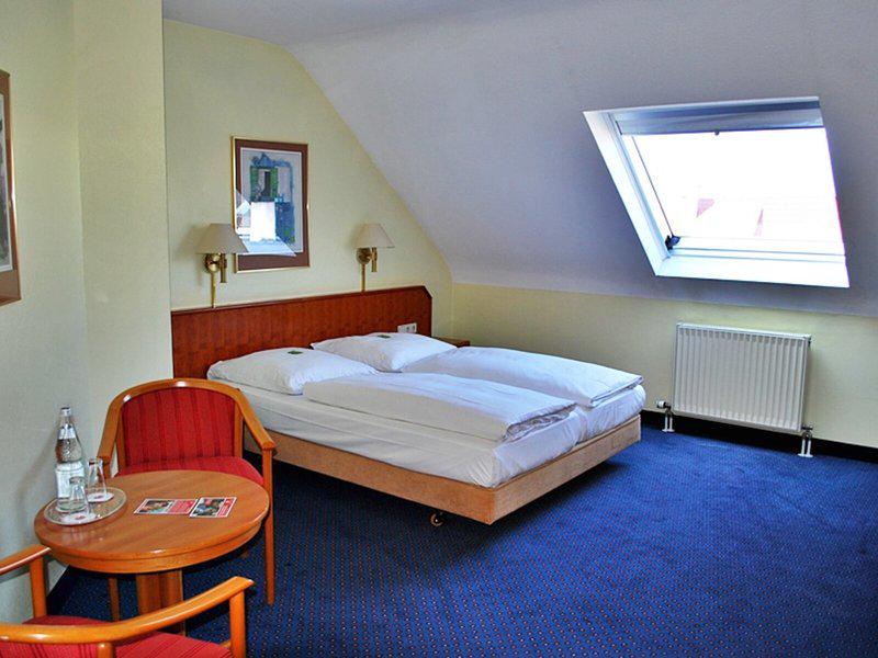 2E627D02D2F343E52F090C5216117F75