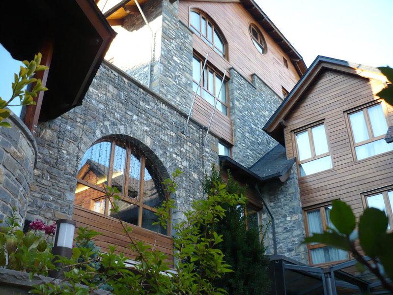 0BF051BD835640F32409DDDDAF55DB5A