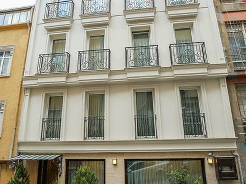 B5CA9ADB36C24563C18A36C258A3580E