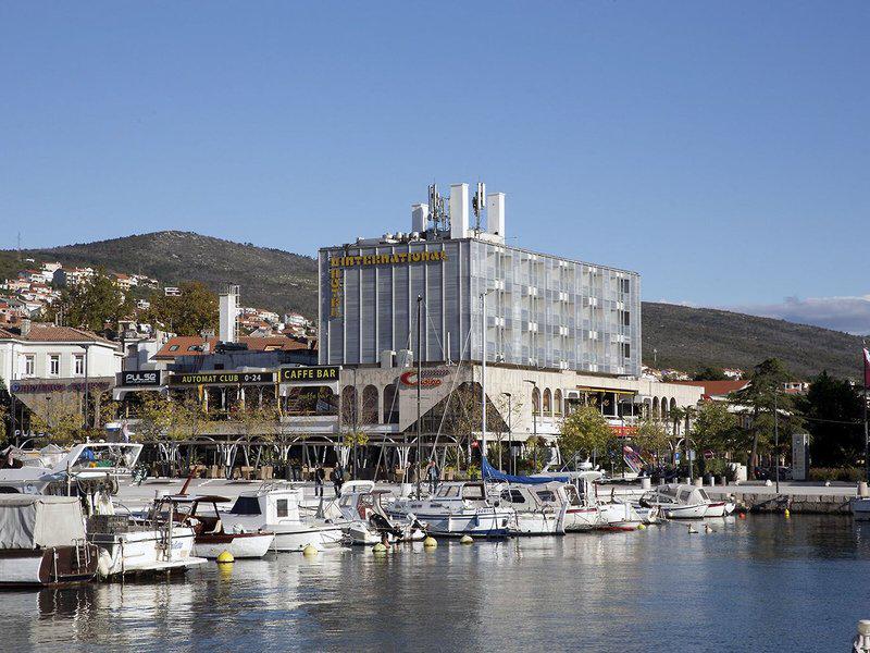 4CC0940E43A62AF19D11D57C8AF0FCC5