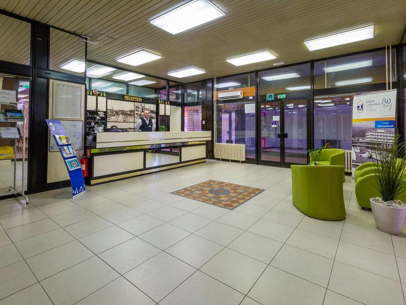 616742943BCEB275B9D1B46F006143E1