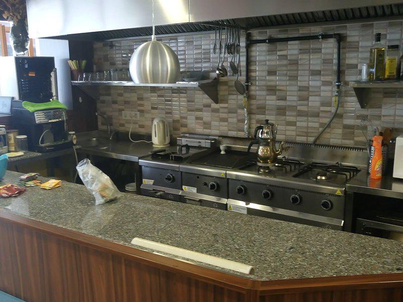 A2F0FA3F46EF1BA1B58CB9A6B48AA128