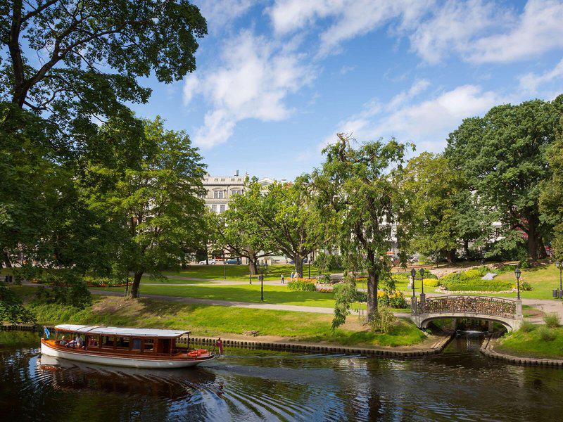 7C2AF71E3B55156C32ACA556572B8387