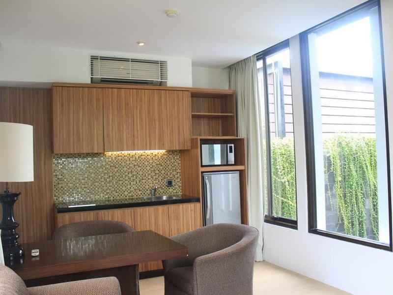 0458DF796E2766C6125882AEC4357246