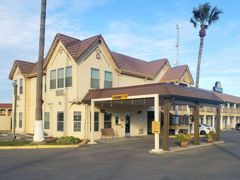 4113DAB1A3AEF56696C40F08FF1DFF9E