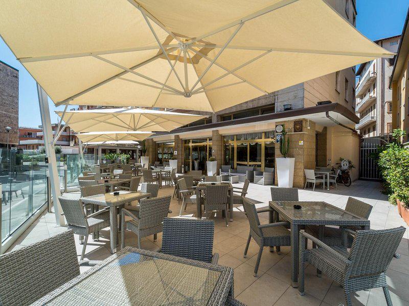 2421EEDA6D45B646942B45667A18AE2C