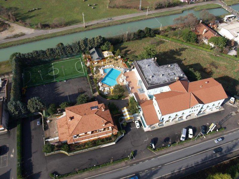 2FD83711974E29E51D10B5CD10217069