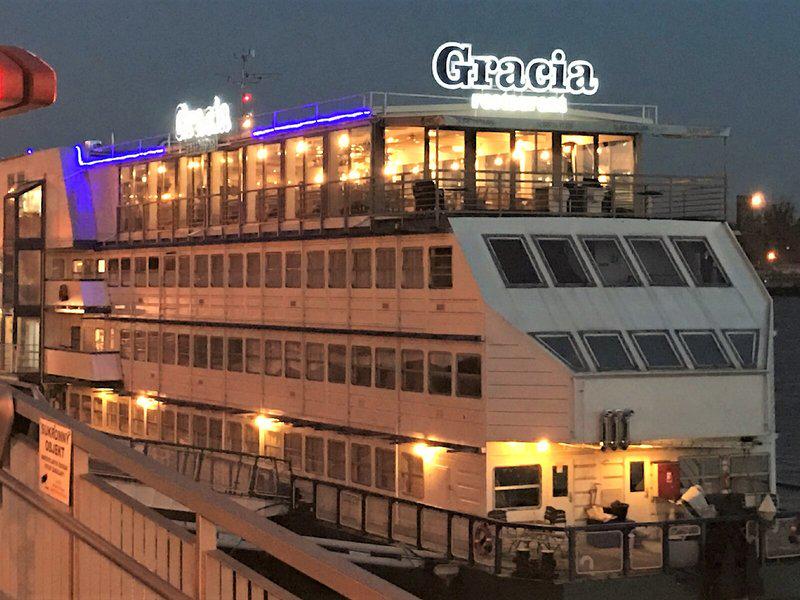 20AC9E9578DBA26561C7C0D29CC62482