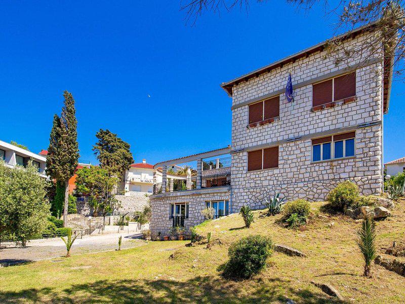 266F51AA2FE0EA43709CAF7F2233375D