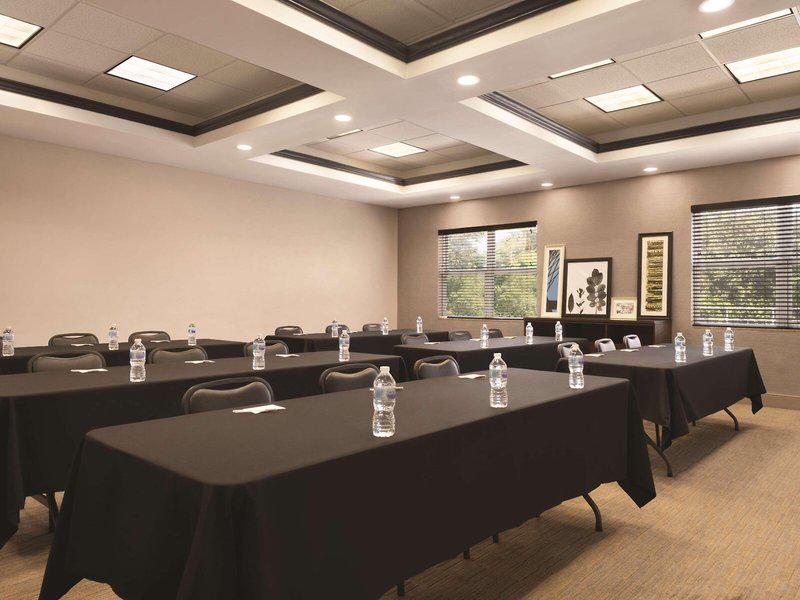 A1CEAC05DAD50D442B5088DAF1B26017