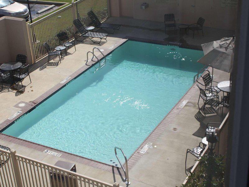 62FC790D4F418669AD4BD5D8D102A990