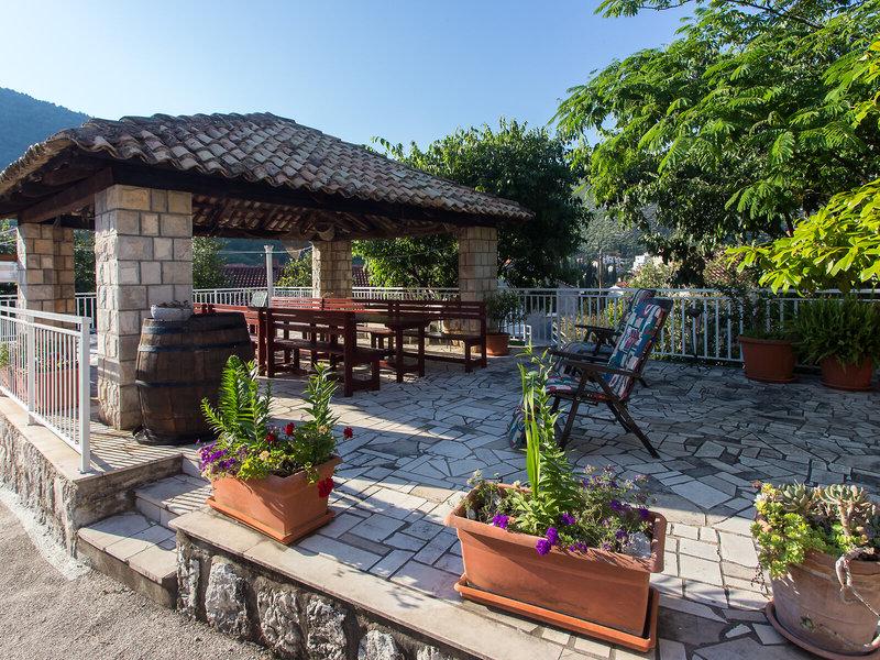 8A85C16877FD744F4C5647A22E36715F