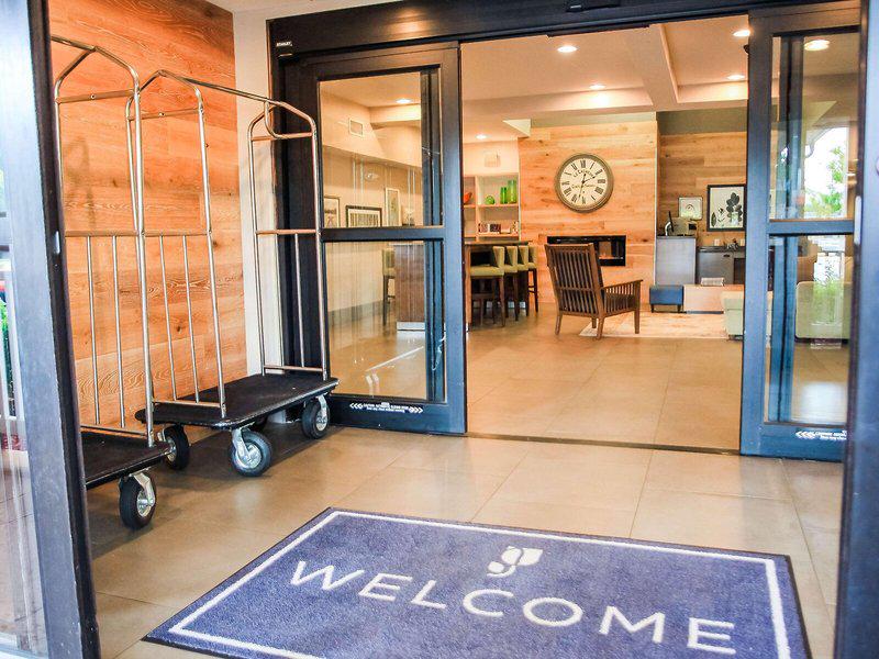 F96852E24229F57624B7FFF0B8D8C77D