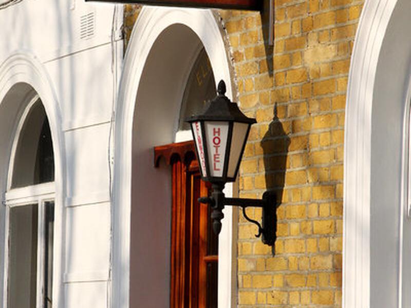 1325DBA28B389DA3A4905A04754E2118