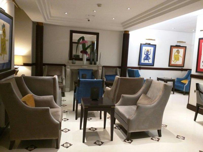 49F1ABB822E8B83F36C53FA643F70823