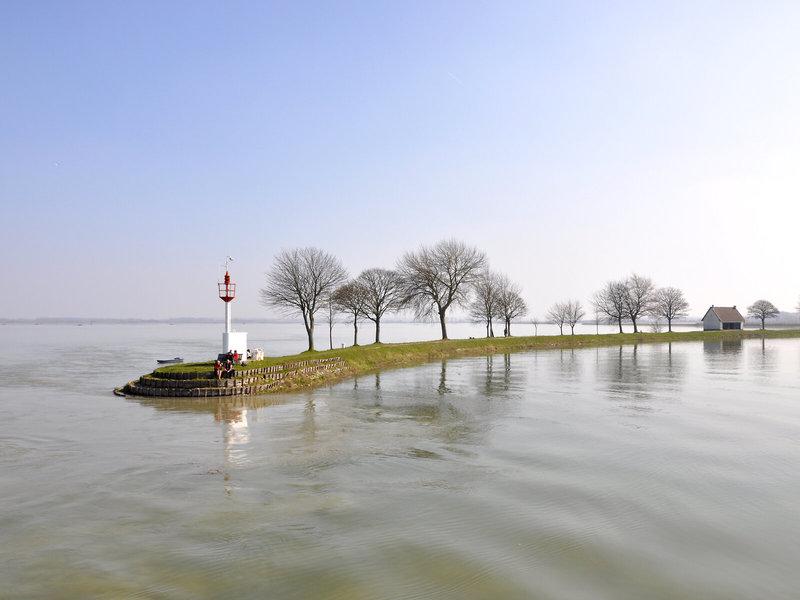 EA3C8A29563F176232F14B9449B84054