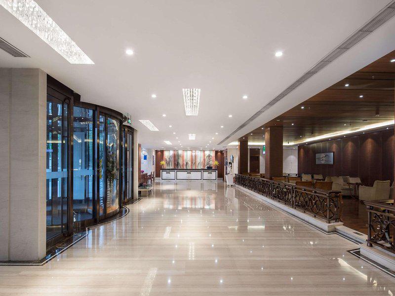 F2AA043B0A1C2199F20F0D83C5F1C5FC