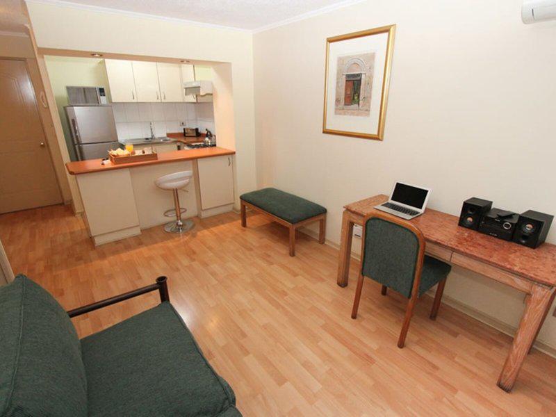 AAEEE1359A2811E0CEBC72E9609A0C6F