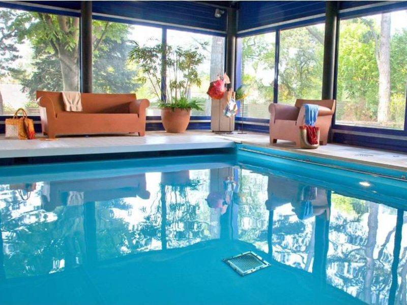 D6EBC8BA83D3D4EDEE7A169876D3F5E4