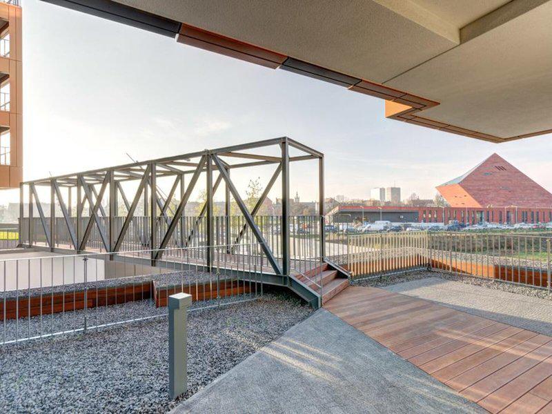 011402EB42C04E846F2BE30B8BA63A84