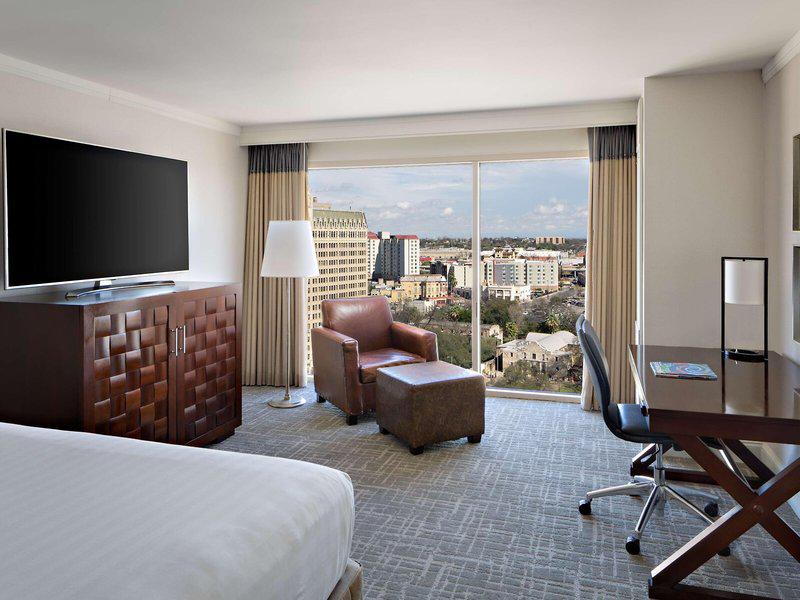 EA645689F574FDC4043359F196036DBC