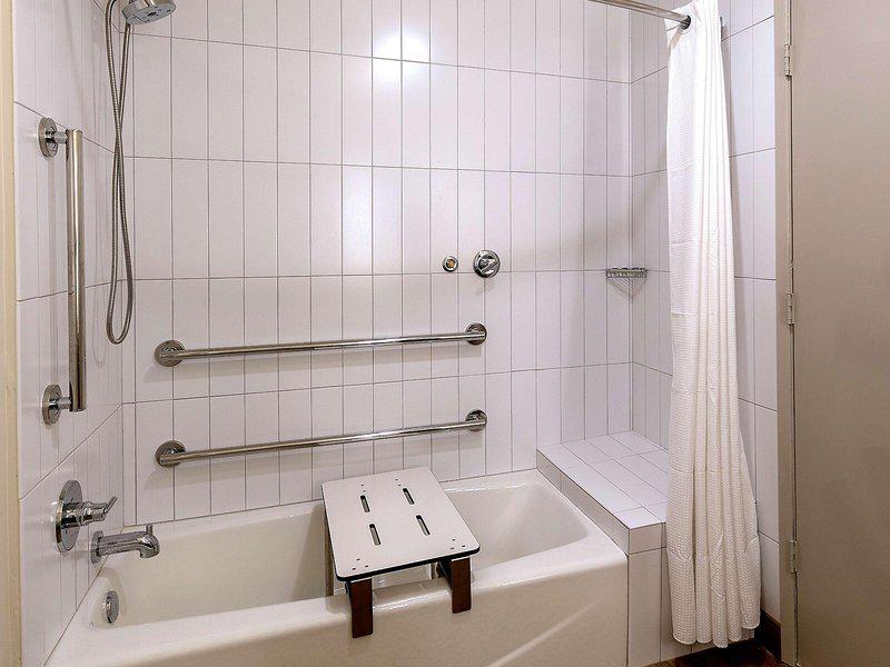 68560180FF27BD1AD394D341A9DF33FE