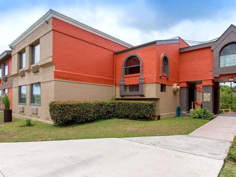 DC455396E4B80B7B2A13F89C3FF6535E