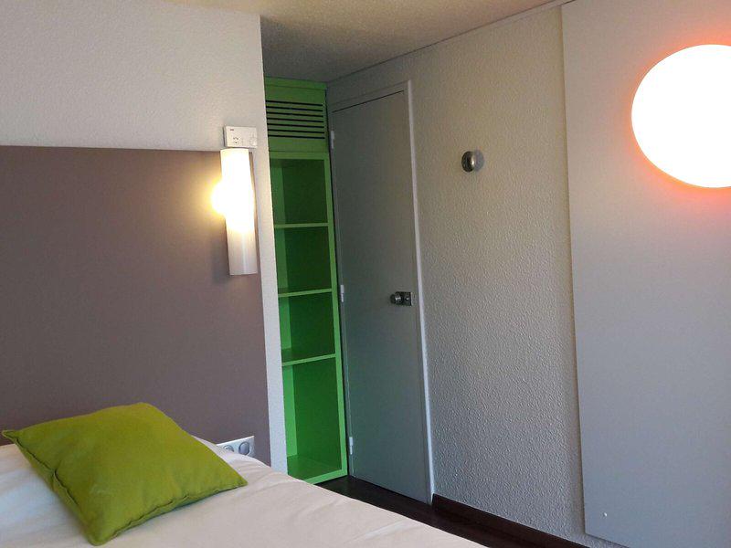 F0627A8E9D22D2C81D557FE68455001A