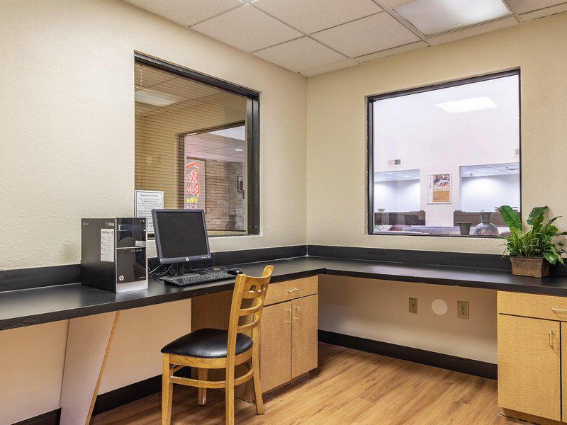 6B13951F6C4EF0CBEF95052E7361182D