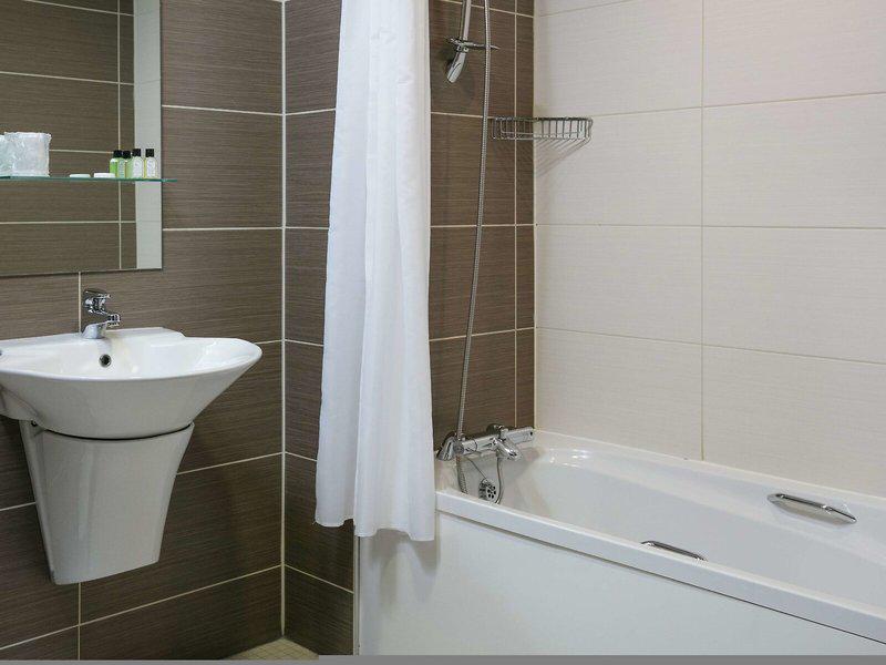 8735168E3E80D7F9007883ECAD0852D5