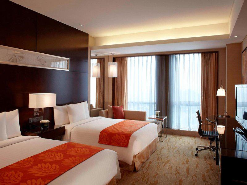 93C396EDE8ED4DEC1C8F0D86FFFCACEB