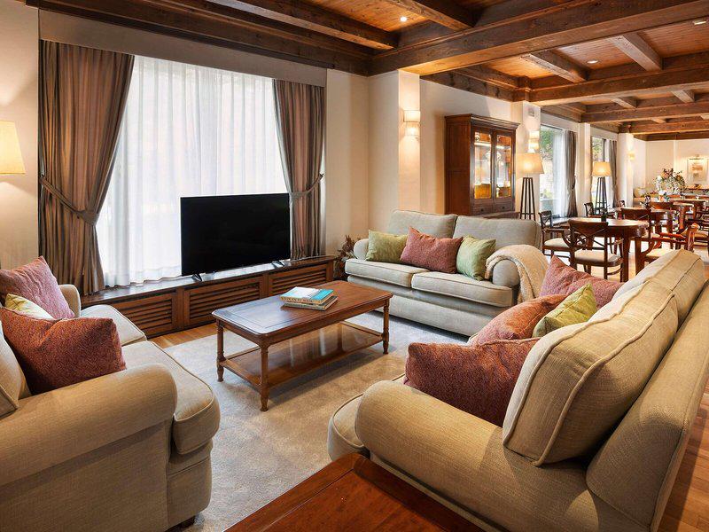 B9FDEF720AC6895F9B9A071FD6403D90