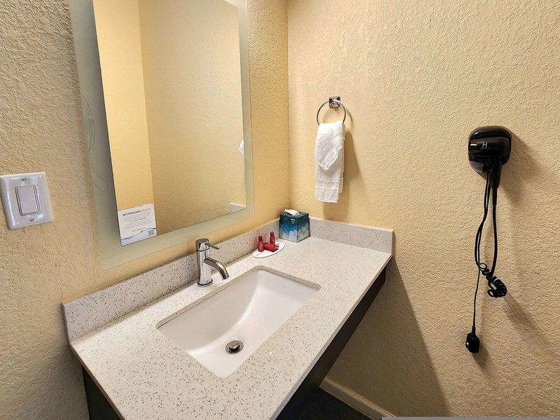 D64572772C93627B0F17CB2E9C5DE658