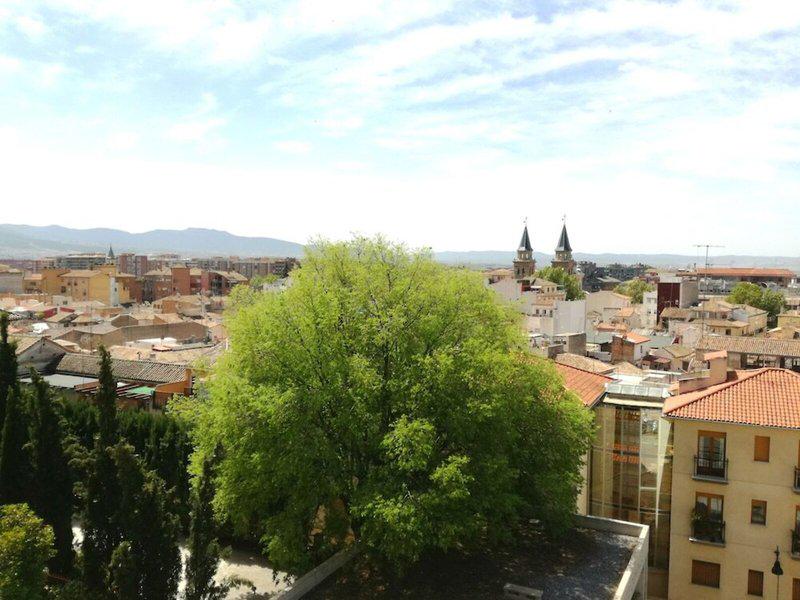 2143966A81804A1EB13A14A6501A33D1