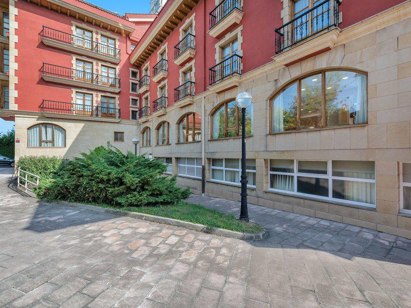 6402227D11EF18B63A88931E15D556EB