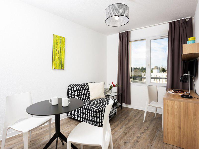 DB8CA79767D6872E78F65B23E43C6FF7