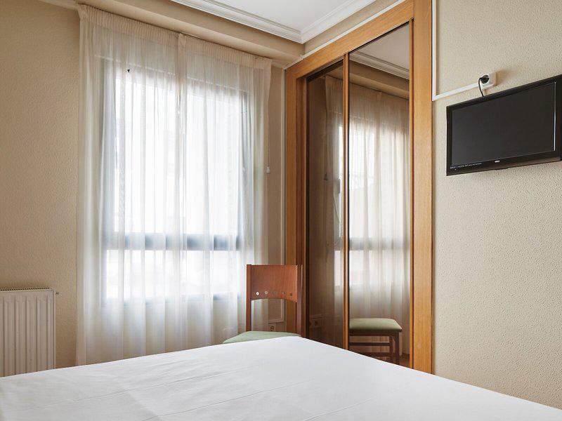 6EC3568B2E92A50F09DD747C3D4FDE26