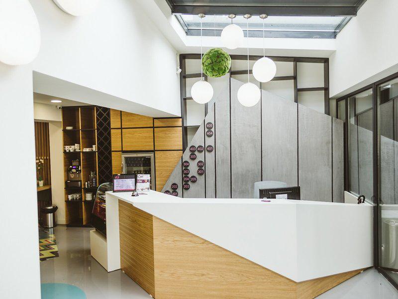 12199FE6AD60F564A861EE1685DFA6E2