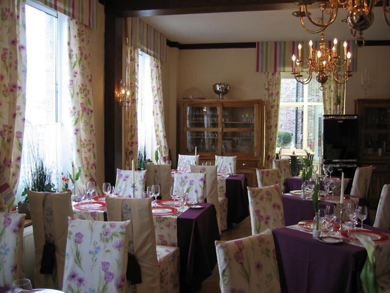 FE4A1BA94965E368125728E79C1B2B05