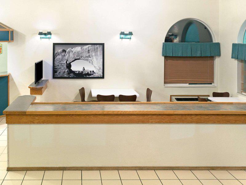 3DBB16A2A6E9502C1A9F254AD1DBB100