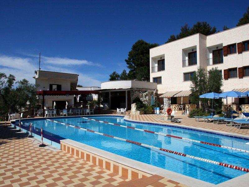 FC8484C5C0AF8EEBD7CE354E38F7AA93