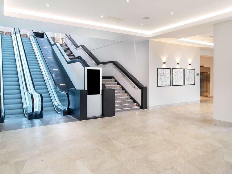 C9B46D89A44BCA03044F3CC57591AA4F