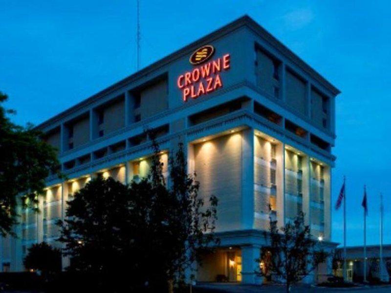 D3050173D32B5D75B0BE890A034E9640