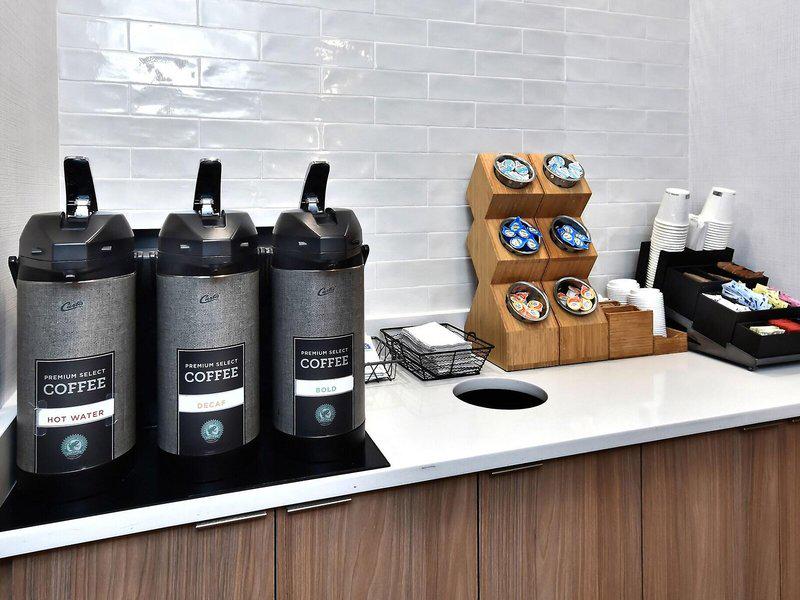 DAE6CCE78BDEDF303880BAB6043D043C