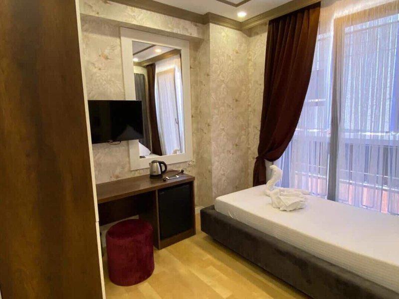 799F667E4732B505B763E9DE578E2D7E