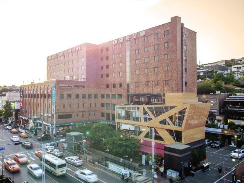 2F3B19371F55F8EA6BED98A90E03B24E