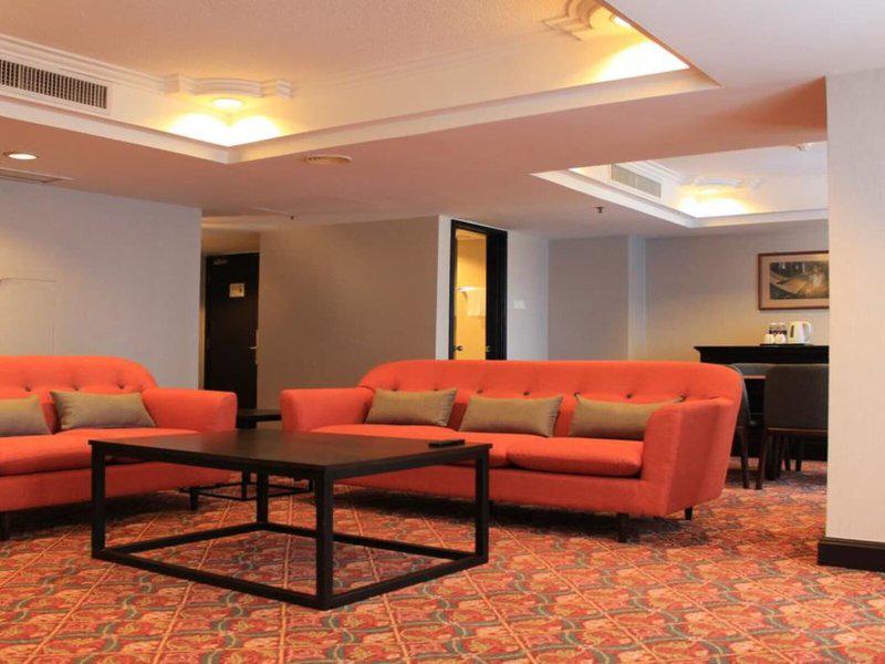 FB67D9F955B41790F40E86237AB85546