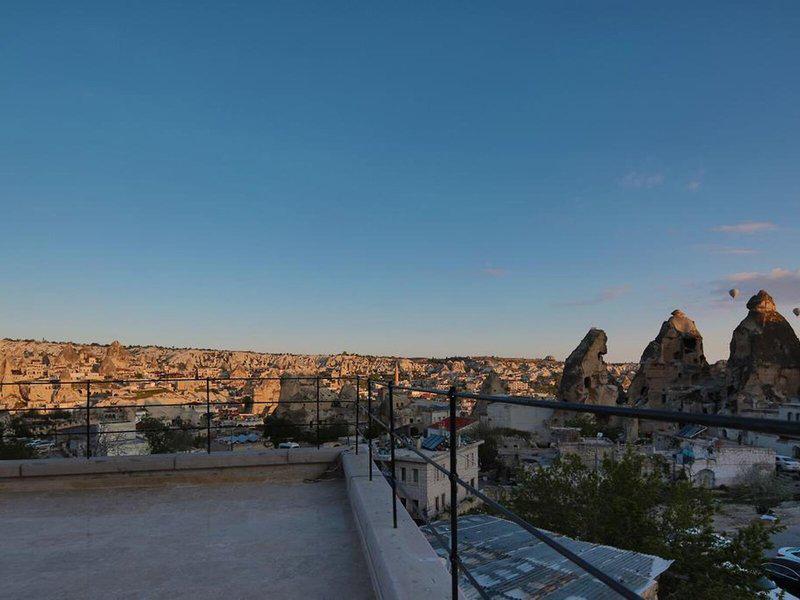 15913FC2DD936E139BB1AEB2A91C4C03