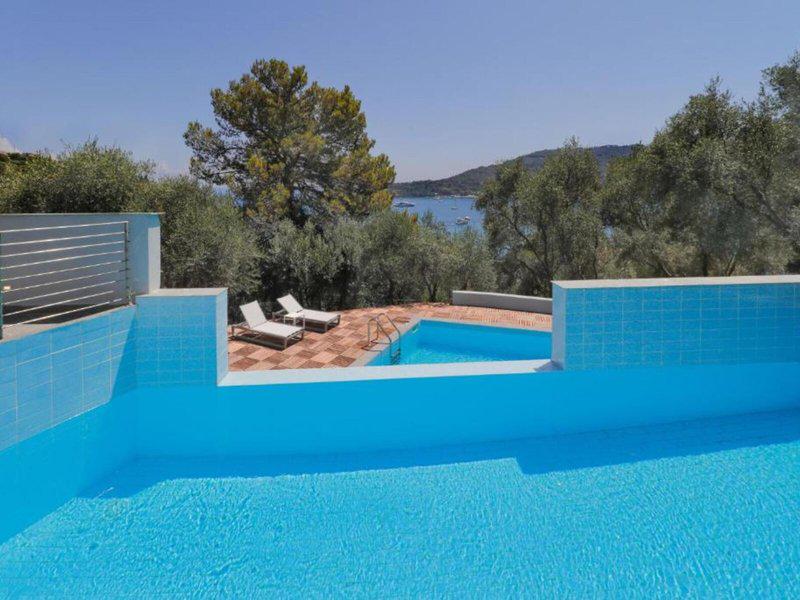 CF8AE039ECF0C0304FA085BA898CB963