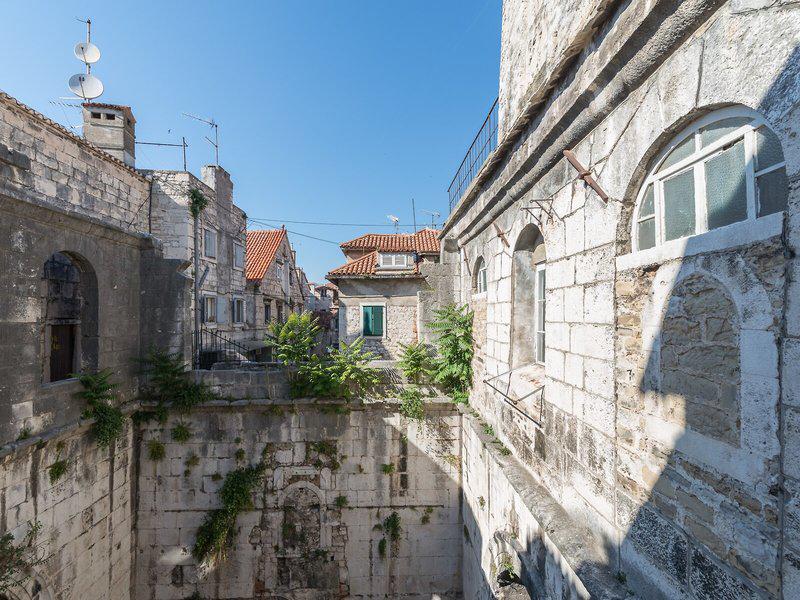 5CE133E8A4E9B1E2D80ED6F36F4DB446